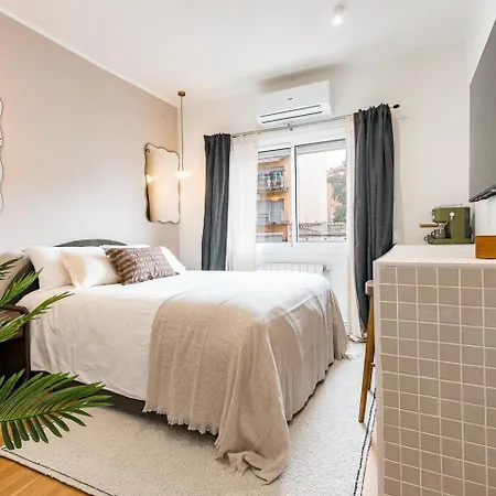 Beautiful With Balcony In Apartamento Barcelona