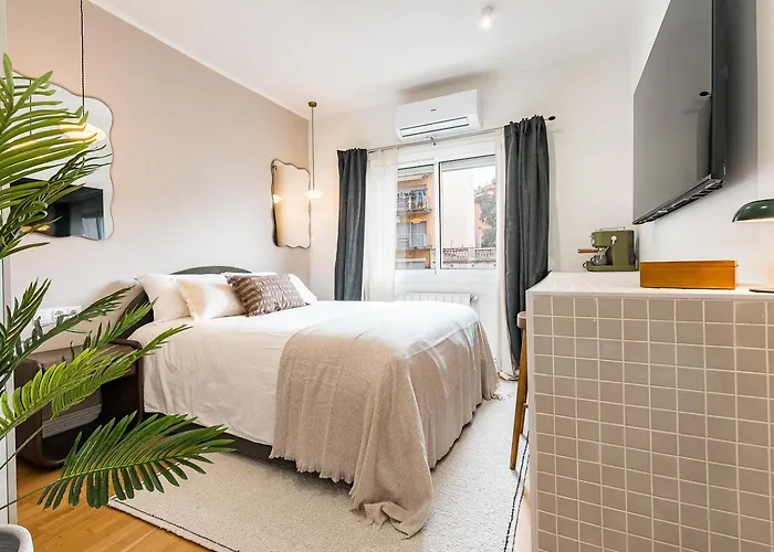 Beautiful With Balcony In Apartamento Barcelona